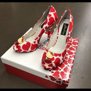 Hello Kitty Shoes